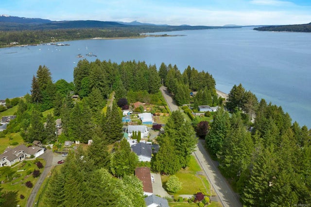 1 of 22 - 7639 Ships Point Rd, Fanny Bay, BC