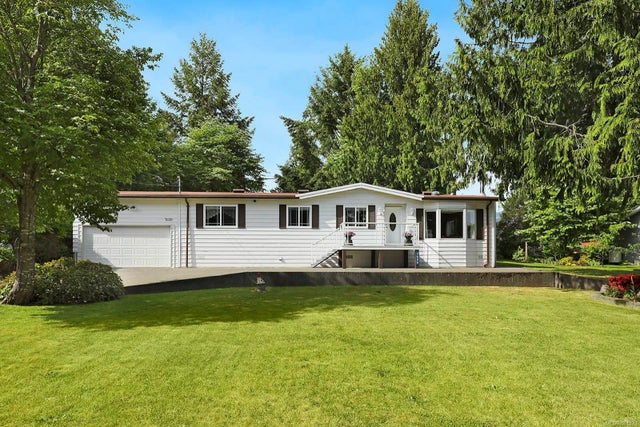 2 of 22 - 7639 Ships Point Rd, Fanny Bay, BC