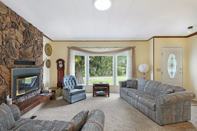 3 of 22 - 7639 Ships Point Rd, Fanny Bay, BC