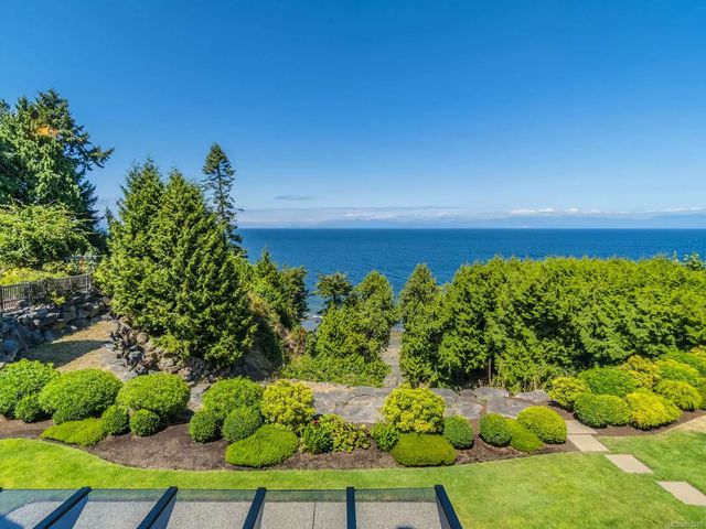 2 of 65 - 5476 Bayshore Dr, Nanaimo, BC