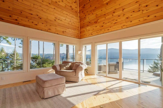 2 of 32 - 1116 Fairbanks Rd, Cowichan Bay, BC