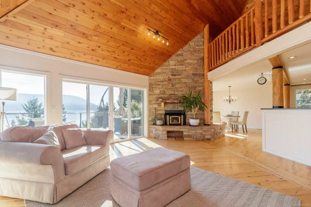 3 of 32 - 1116 Fairbanks Rd, Cowichan Bay, BC