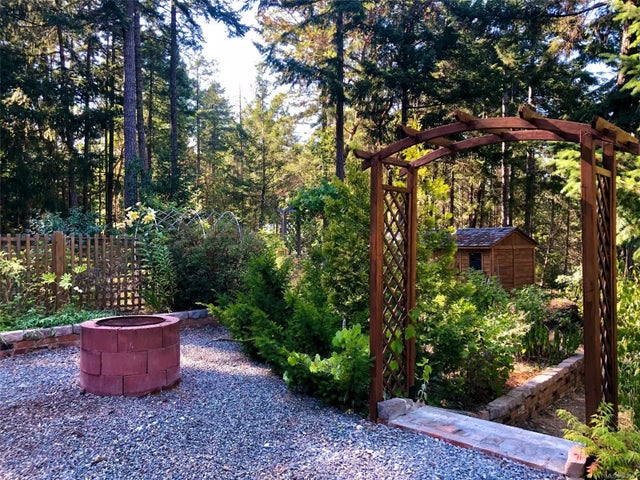 4 of 14 - 1085 Sansom Rd, Gabriola Island, BC