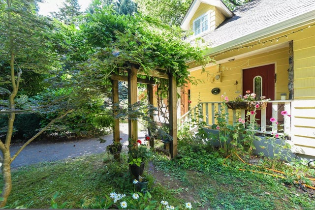 4 of 98 - 410 Ships Point Rd, Fanny Bay, BC