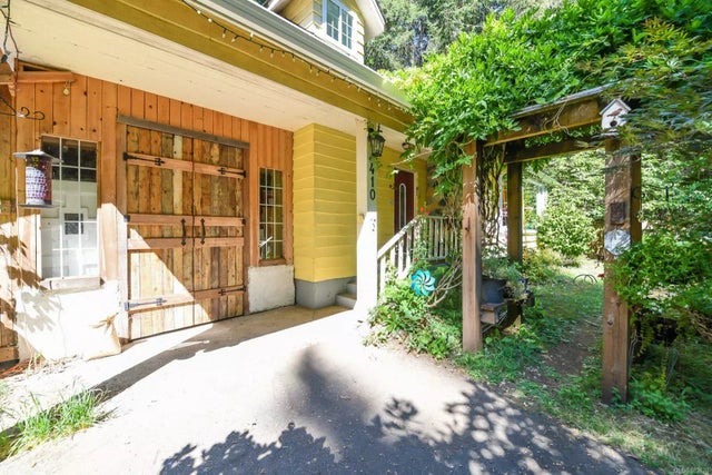 5 of 98 - 410 Ships Point Rd, Fanny Bay, BC