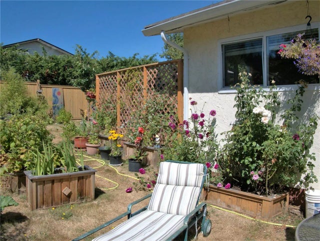 1 of 23 - 8142 Edmund St, Crofton, BC