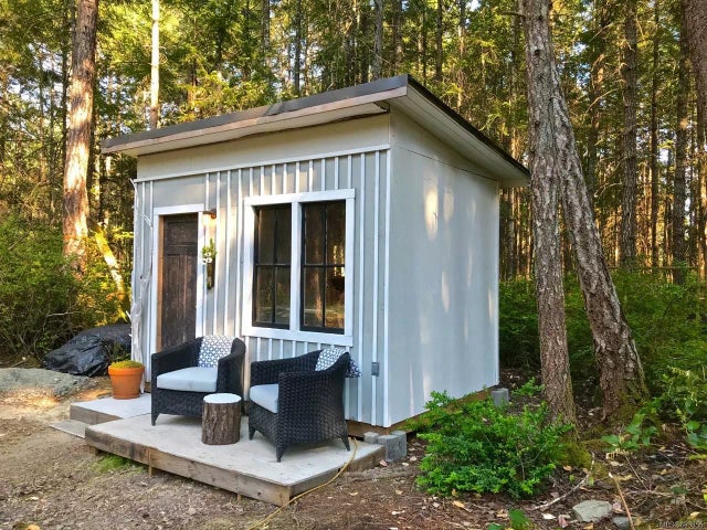 2 of 29 - 920 Sveinson Rd, Gabriola Island, BC