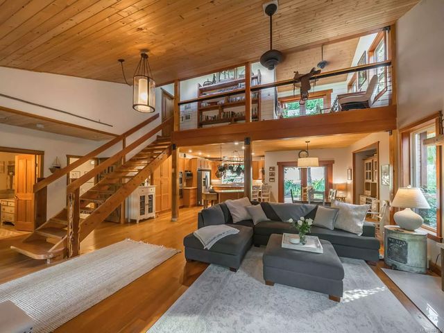 2 of 99 - 3021 Jameson Rd, Nanaimo, BC
