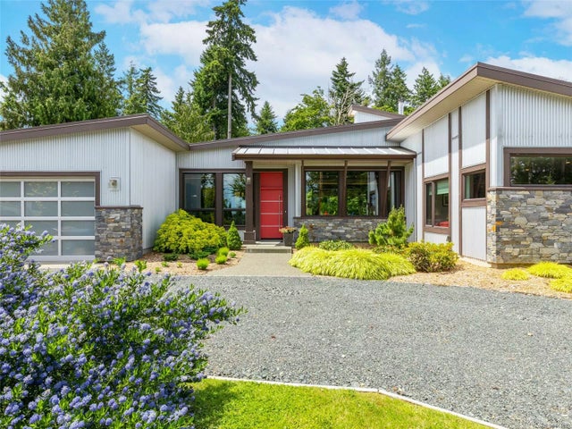 1 of 94 - 173 Baynes Dr, Fanny Bay, BC