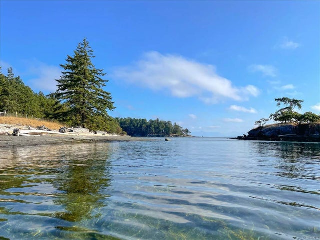 2 of 29 - Lot 4 Hyham Rd, Gabriola Island, BC