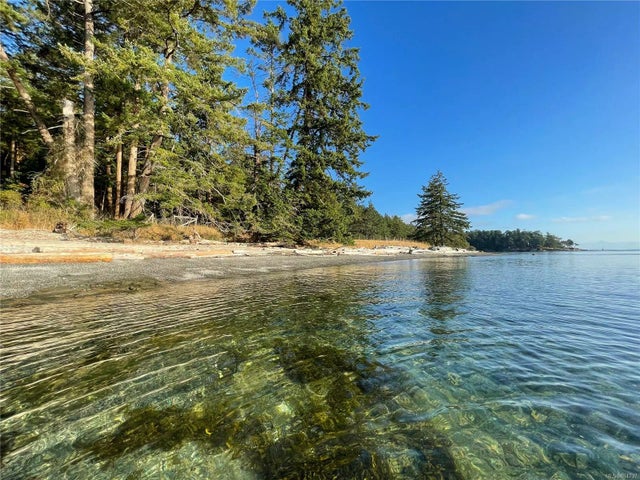 3 of 29 - Lot 4 Hyham Rd, Gabriola Island, BC