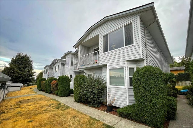 1 of 15 - 270 Harwell Rd 10, Nanaimo, BC