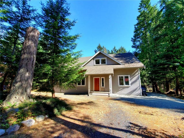 1 of 33 - 1592 Wild Cherry Terr, Gabriola Island, BC