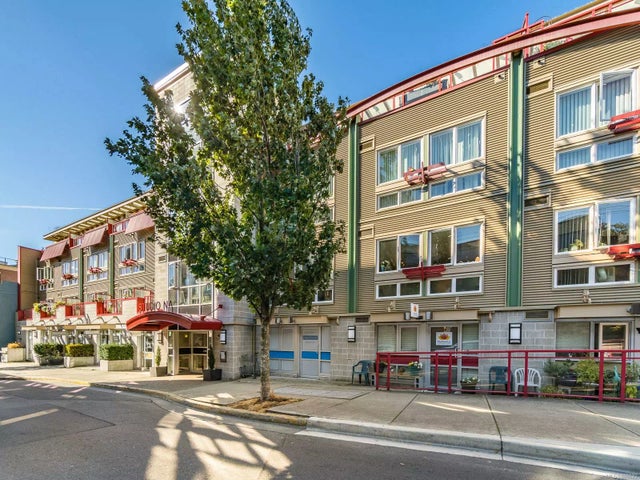 1 of 17 - 99 Chapel St 106, Nanaimo, BC