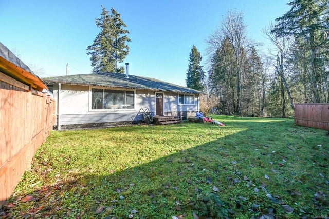 1 of 23 - 7596 Cougar Smith Rd, Fanny Bay, BC