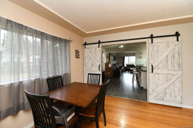 4 of 23 - 7596 Cougar Smith Rd, Fanny Bay, BC