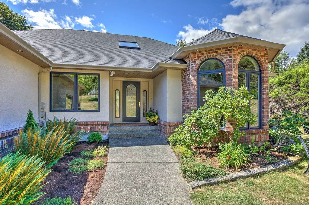 9906 Swordfern Way, Youbou