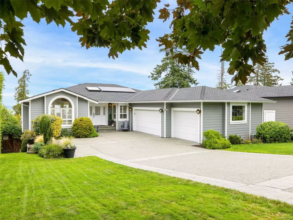 5418 Bayshore Dr, Nanaimo