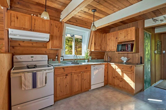 4 of 56 - 7866 Ships Point Rd, Fanny Bay, BC