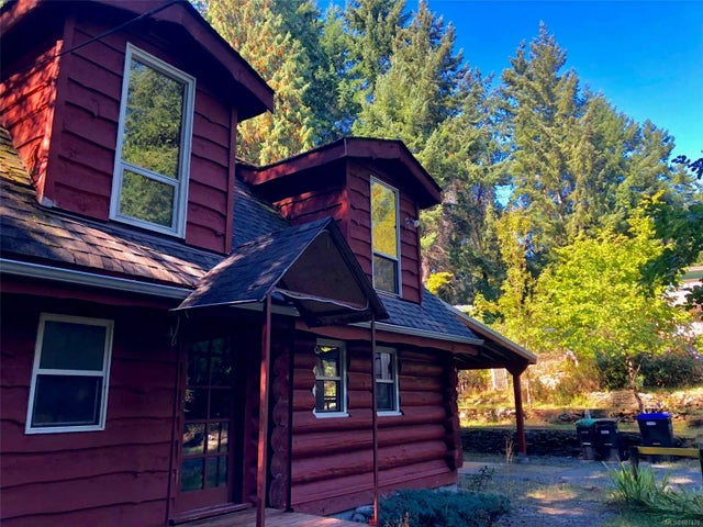 1 of 19 - 941 Carmen Cres, Gabriola Island, BC