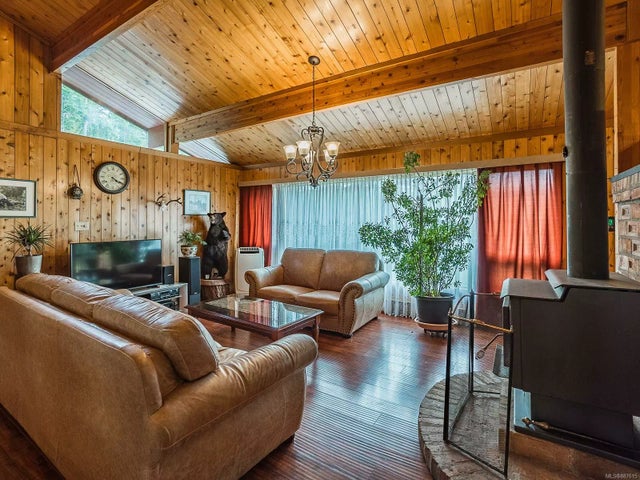 4 of 40 - 1121 Errington Rd, Errington, BC