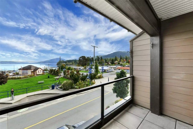 1 of 40 - 1533 Joan Ave 201, Crofton, BC