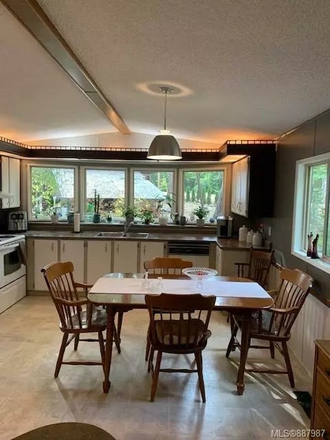 5 of 13 - 7700 Vivian Way, Fanny Bay, BC