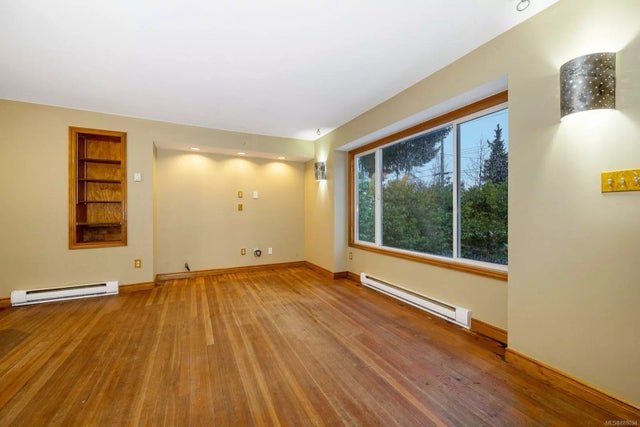 4 of 41 - 1064 Urquhart Ave, Courtenay, BC