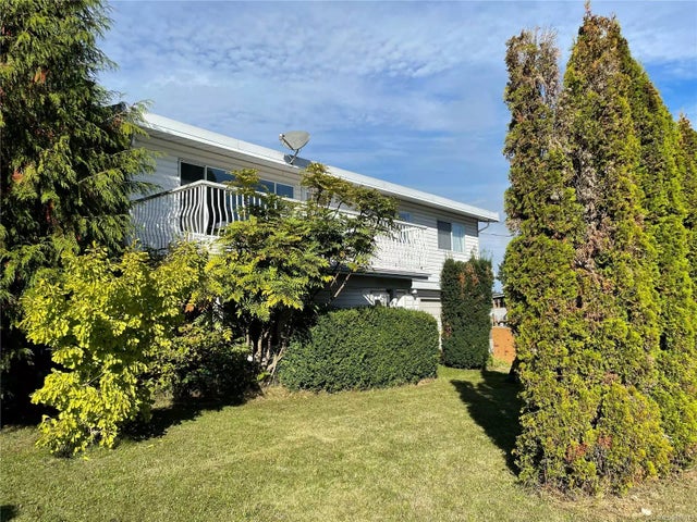 2 of 2 - 8028 Queen St, Crofton, BC