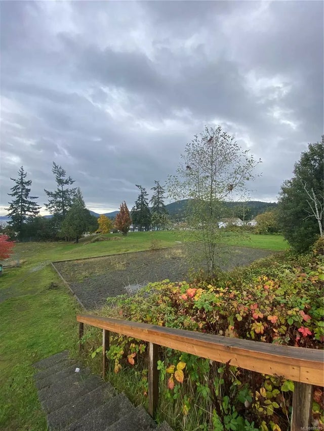 2 of 7 - 1658 Robert St, Crofton, BC