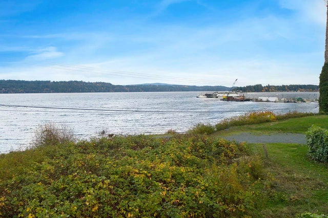 2 of 24 - 7291 Island Hwy S, Fanny Bay, BC