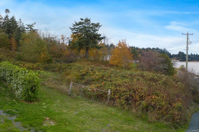 3 of 24 - 7291 Island Hwy S, Fanny Bay, BC