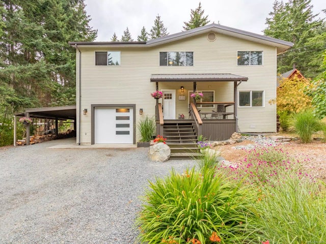 1 of 36 - 633 Gallagher Way, Gabriola Island, BC