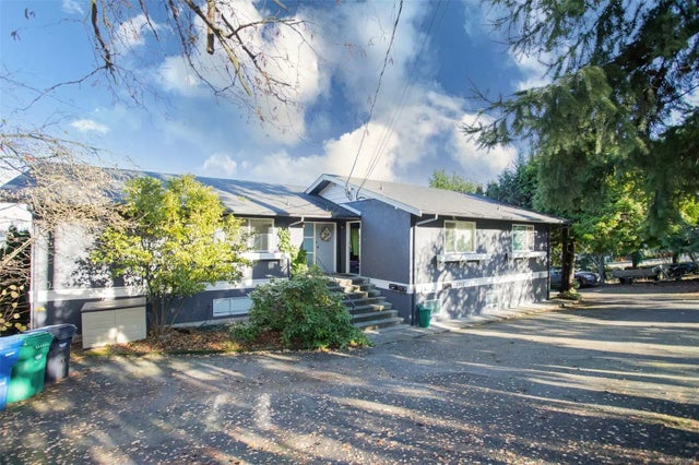 2 of 41 - 2212 Departure Bay Rd, Nanaimo, BC