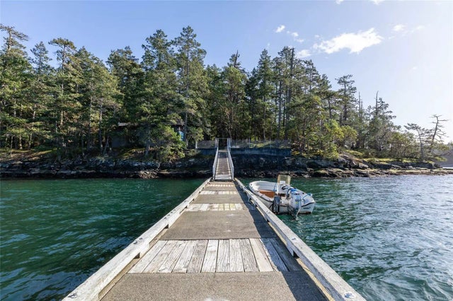 2 of 13 - 0 Sear Island, Gabriola Island, BC