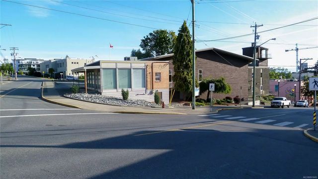 2 of 4 - 250 Albert St, Nanaimo, BC
