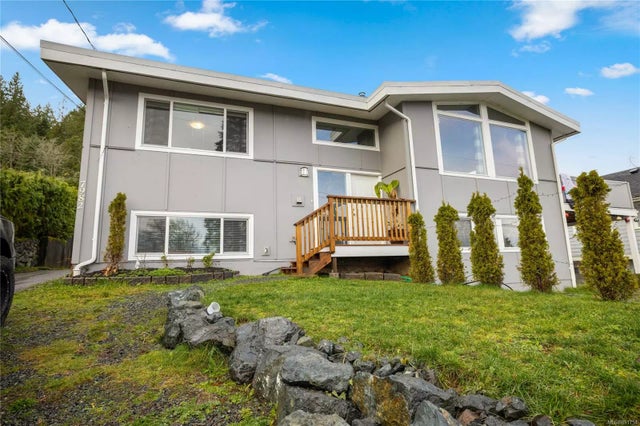 2 of 37 - 7982/7984 Arthur St, Crofton, BC