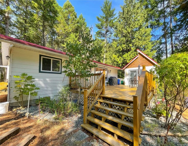 1 of 27 - 949 Carmen Cres, Gabriola Island, BC