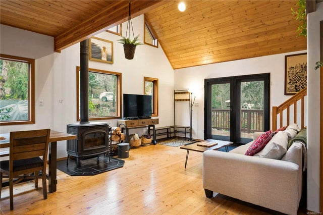 1 of 42 - 1624 Pequod Cres, Gabriola Island, BC