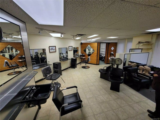 2 of 11 - 7135 West Saanich Rd 102, Central Saanich, BC