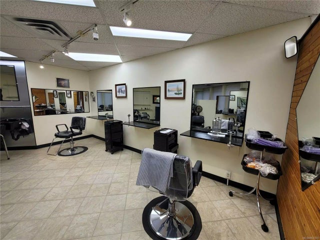 3 of 11 - 7135 West Saanich Rd 102, Central Saanich, BC