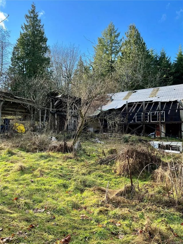 2 of 4 - 8188 Shasta Rd, Crofton, BC