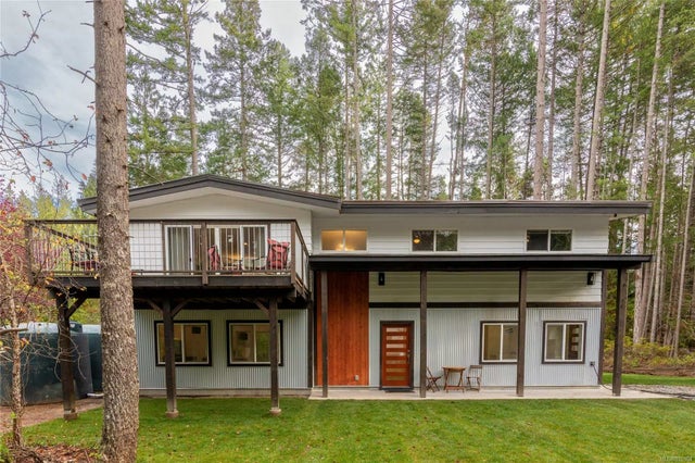 1 of 27 - 450 Dunshire Dr, Gabriola Island, BC