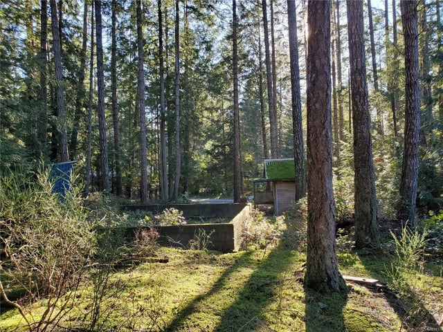 1 of 9 - 1030 Jeanette Ave, Gabriola Island, BC