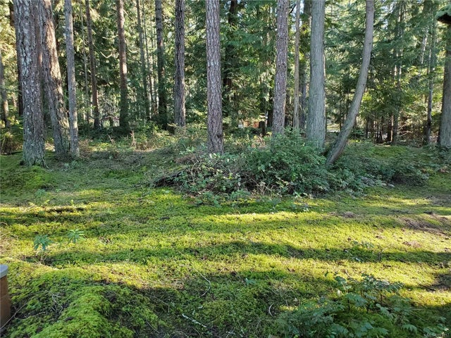 3 of 9 - 1030 Jeanette Ave, Gabriola Island, BC