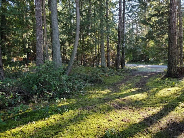 4 of 9 - 1030 Jeanette Ave, Gabriola Island, BC