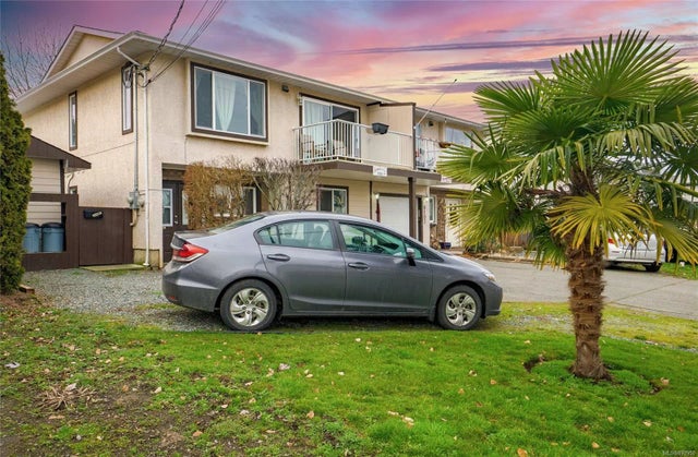 1 of 33 - 8100 Bertha St, Crofton, BC