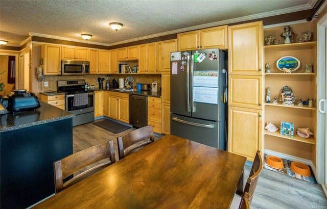 2 of 33 - 8100 Bertha St, Crofton, BC