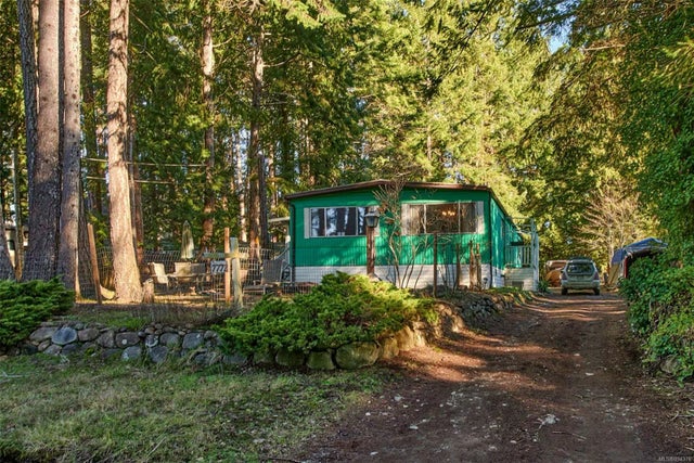 1 of 32 - 7772 Tozer Rd, Fanny Bay, BC