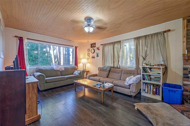 2 of 32 - 7772 Tozer Rd, Fanny Bay, BC